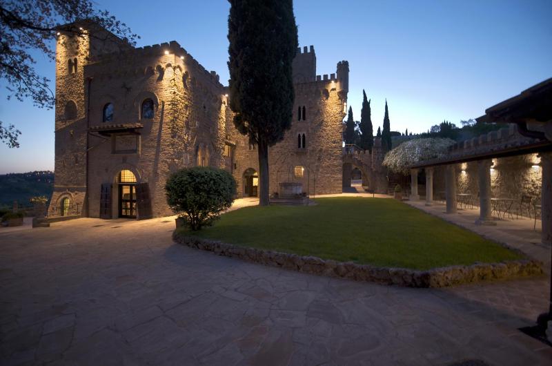 TH Perugia - Castello Di Monterone - image 7