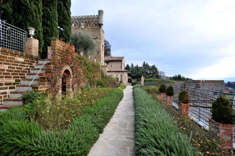 TH Perugia - Castello Di Monterone - image 44