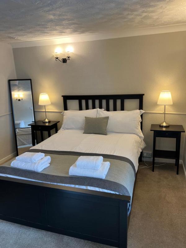 Double Room image 3