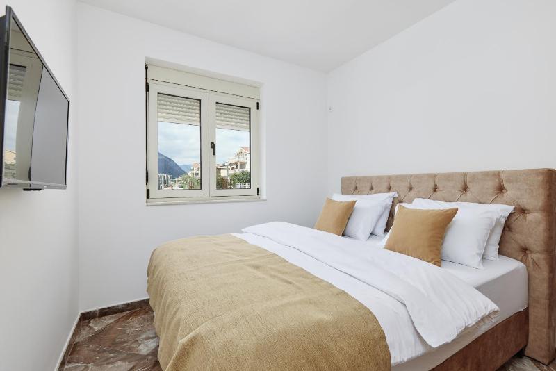 Stanisic Family Apartments - image 12