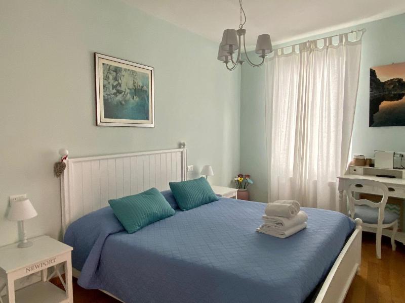 Double Room image 3