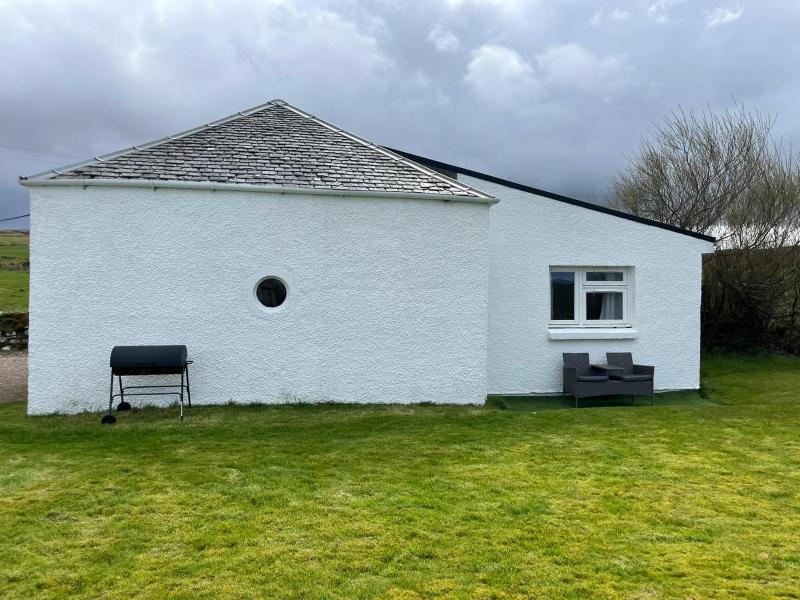 One-Bedroom Cottage image 2
