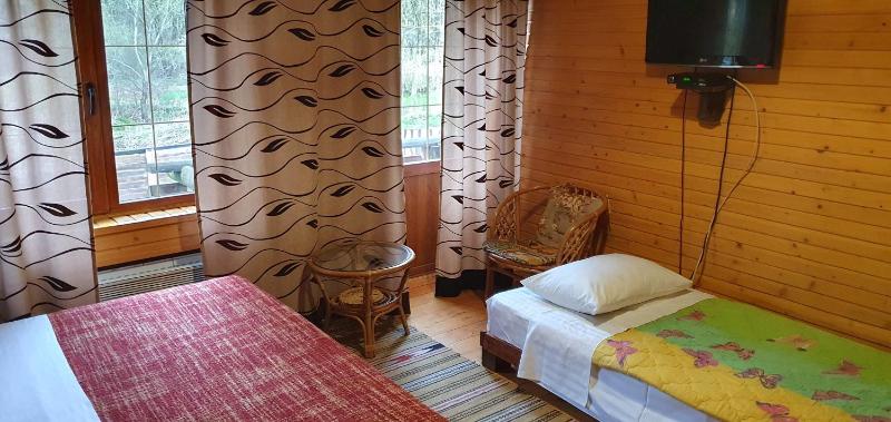Triple Room with Balcony image 3