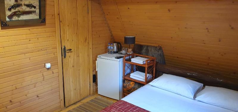 Triple Room with Balcony image 2