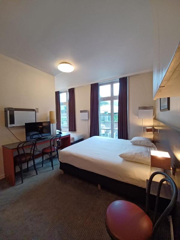 Triple Room with Terrace image 1