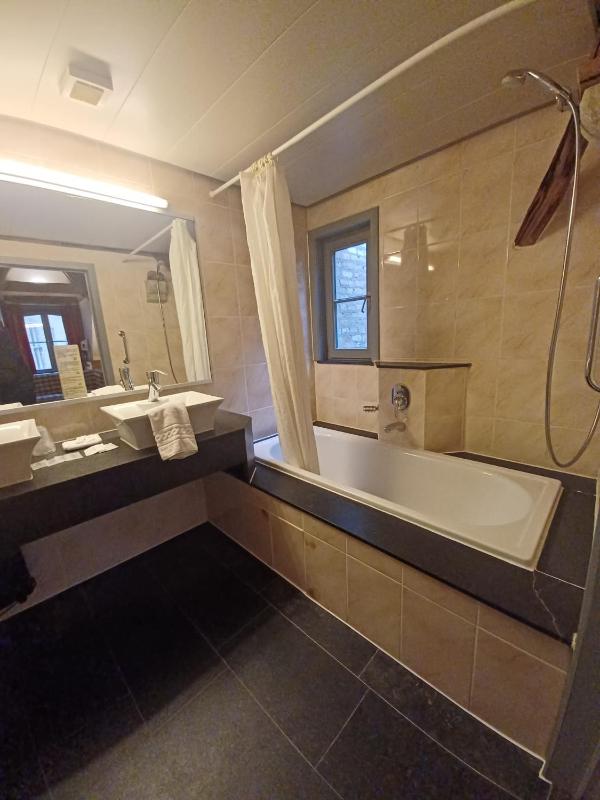 Junior Suite image 2
