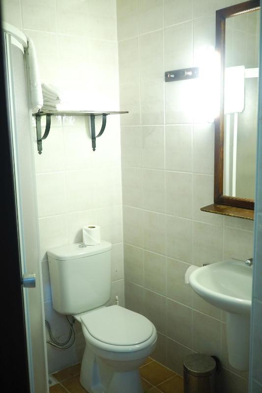 Standard Double Room image 2