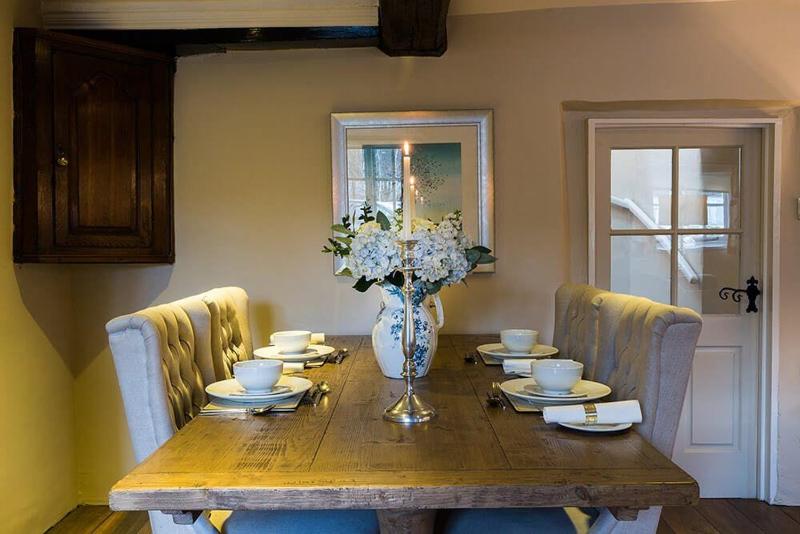 Porch Cottage a luxurious characterful cottage within walking distance of Keswick town centre - image 2