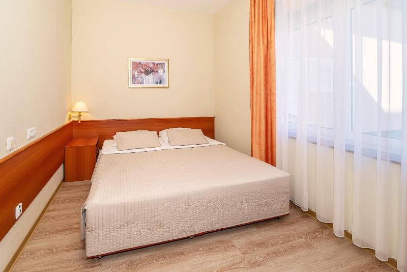 Apartment with Mountain View image 3