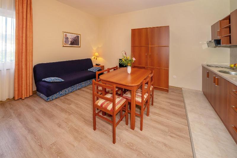 Apartment with Mountain View image 4