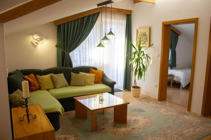 Apartment (4 Adults) image 1