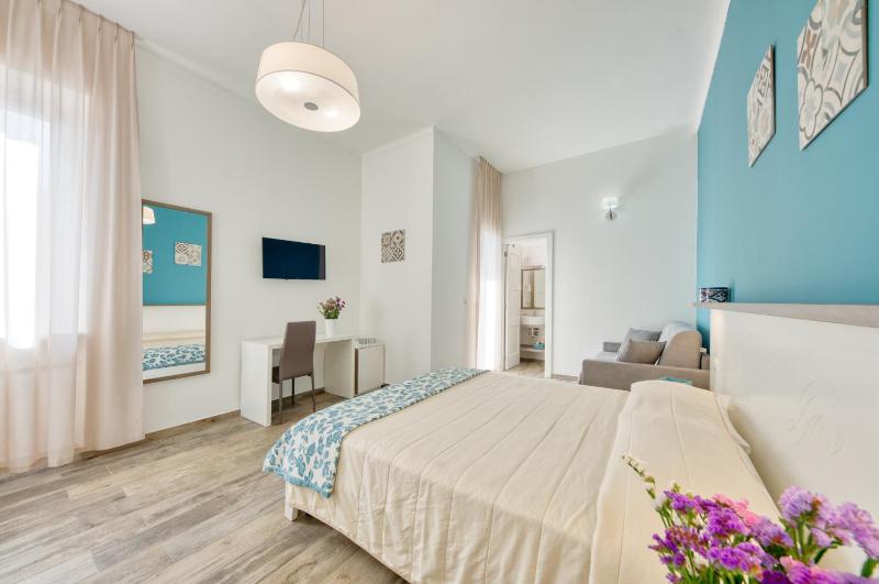 Superior Triple Room image 3