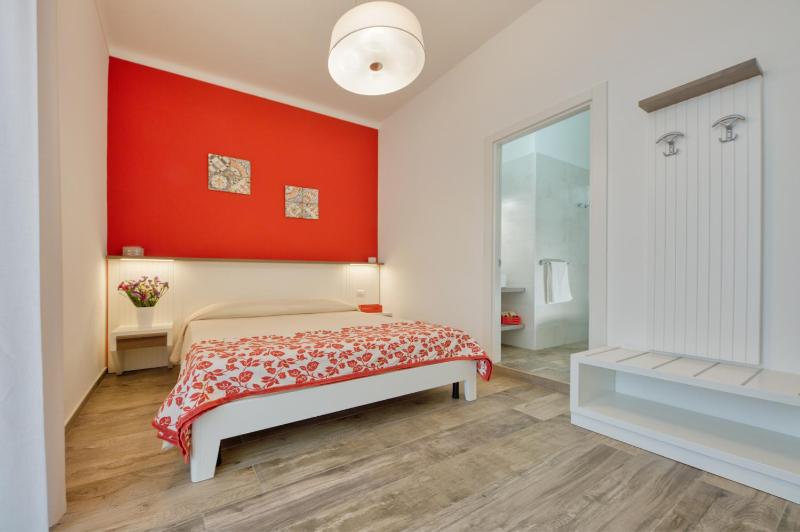 Double Room with Balcony image 1