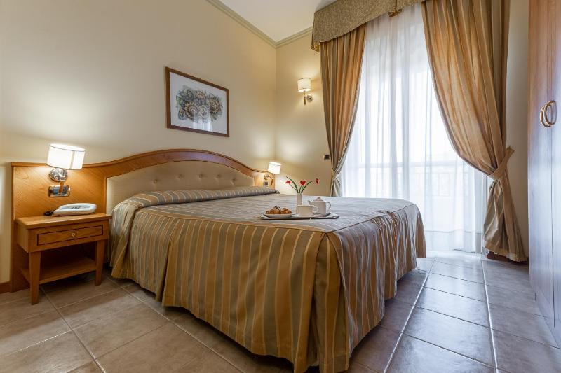 Quadruple Room image 2