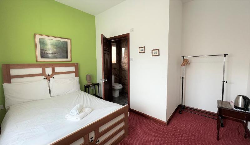 Double Room Ensuite  image 1