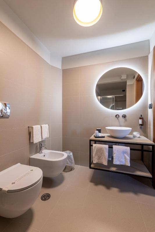 Standard Double Room image 1