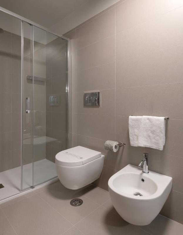 Deluxe Double Room image 2