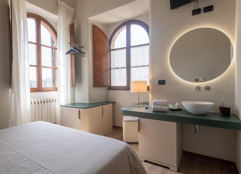 Double Room (1 Adult) image 4