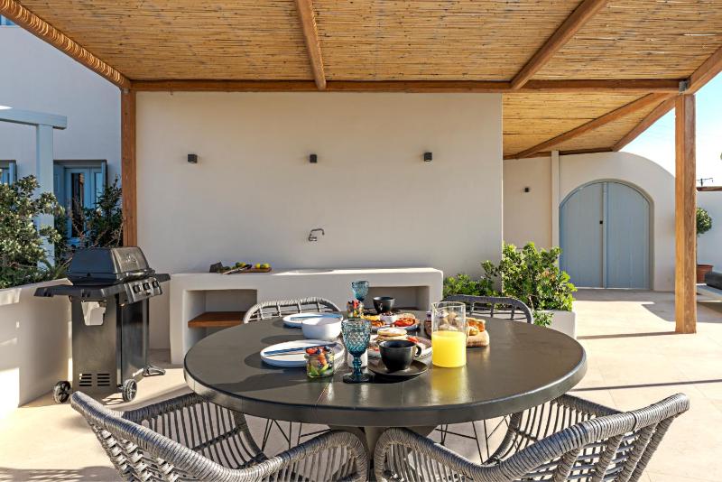 Villa with Private Heated Pool and Caldera View image 3