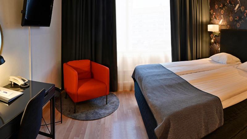 Standard King Room image 1