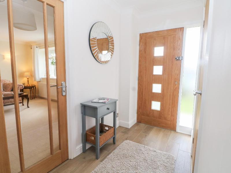 7 Marl Croft - image 10