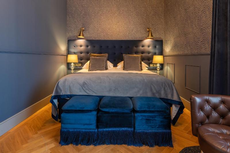 Deluxe Double or Twin Room image 2
