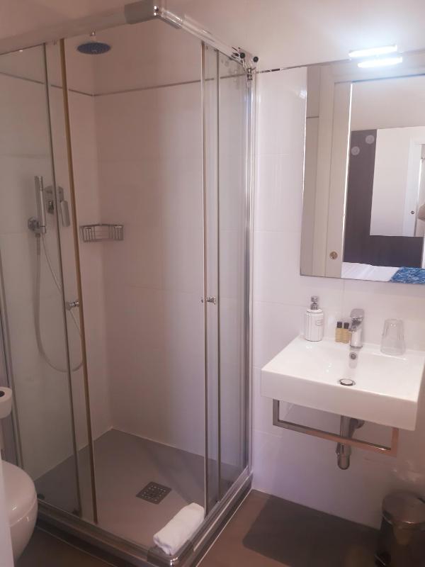 Small Double Room image 2