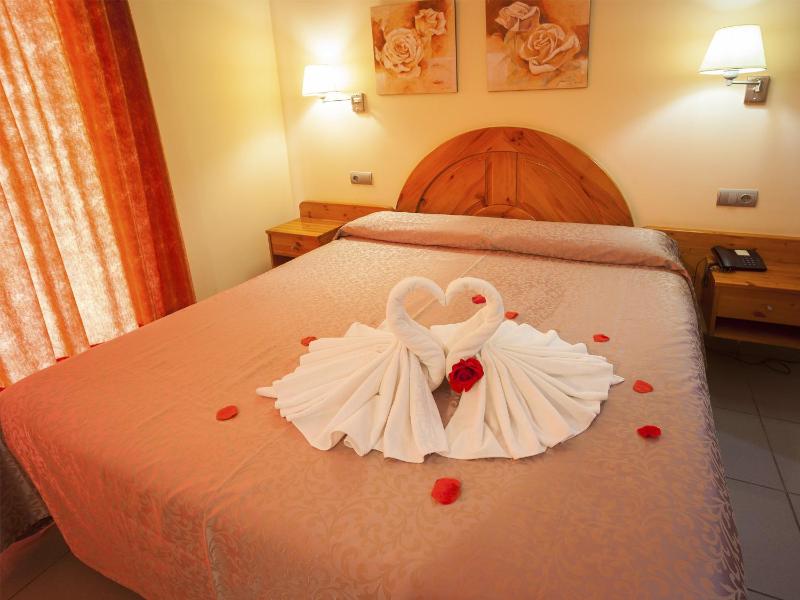Romantic Double Room image 4
