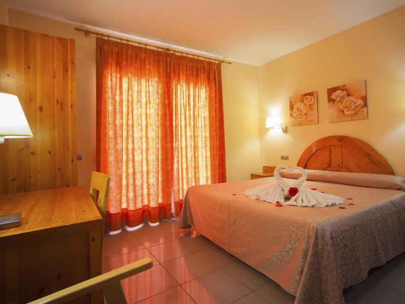 Romantic Double Room image 2