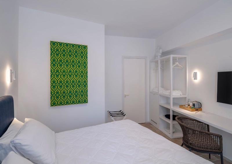 Superior Double Room image 1