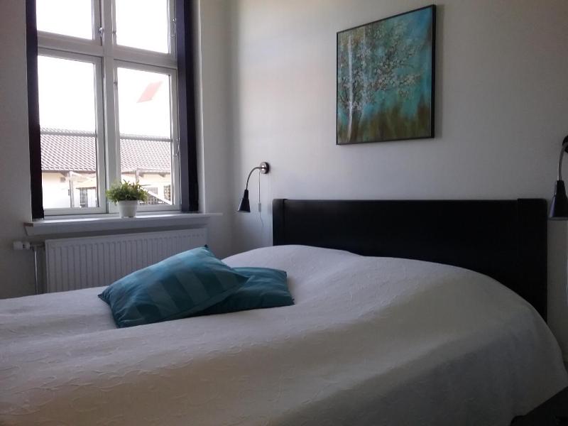 Small Twin Room image 3