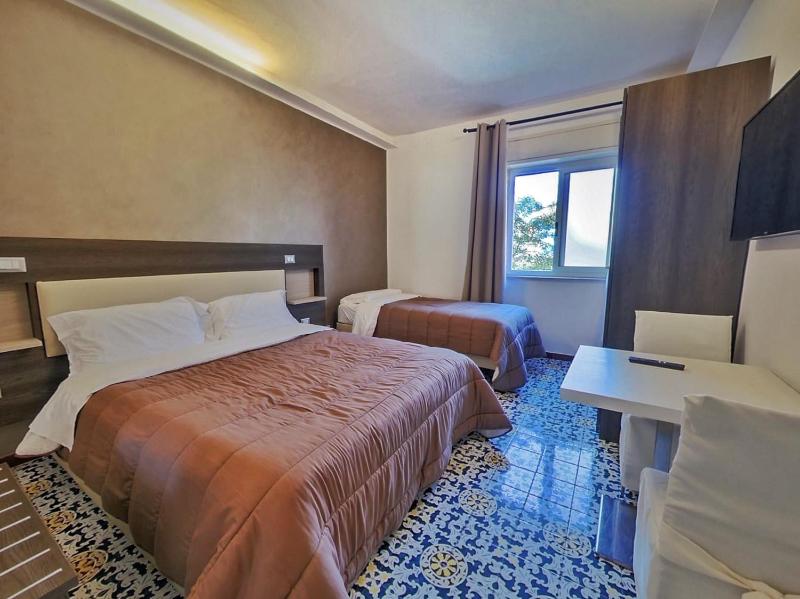 Triple Room image 3