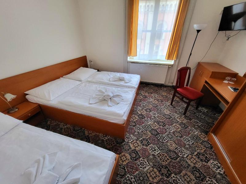 Quadruple Room image 1