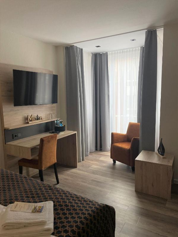 Standard Double Room **** image 4
