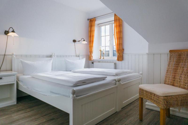 Junior Suite (2 - 3 Adults) image 3