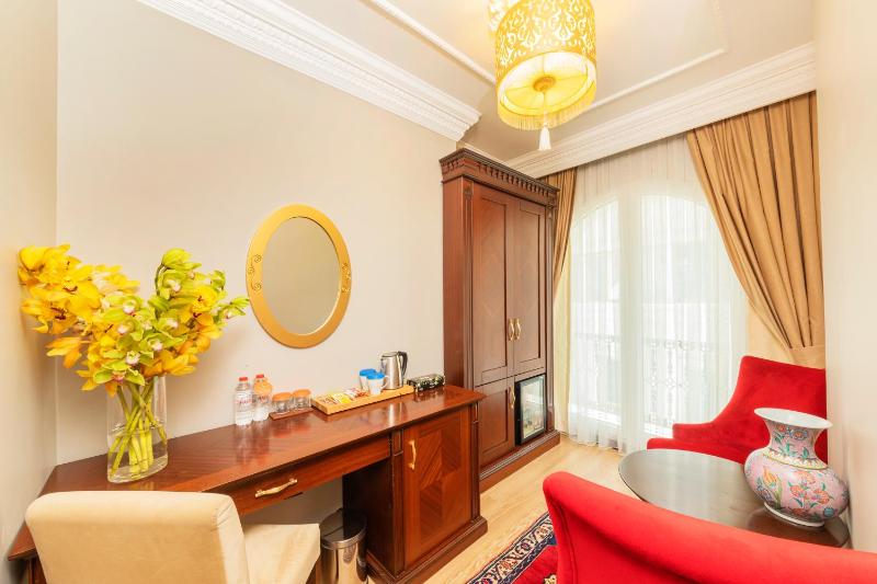 Deluxe Double Room image 4