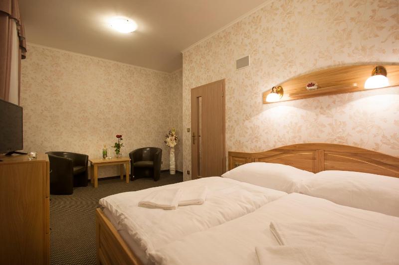 Double room with dinner and hourly entrance to the sauna world image 3