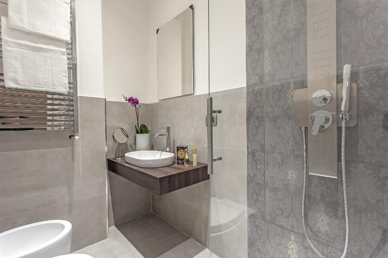 Superior Double Room image 3