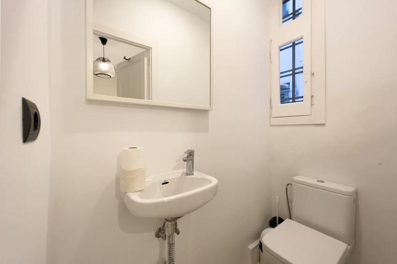 BeBarceloner Eixample Apartments - 3 bedrooms - image 4