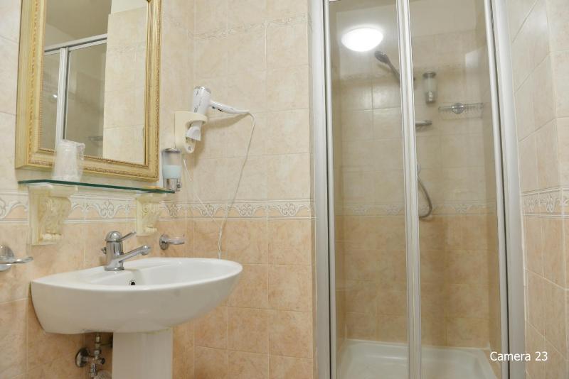 Economy Double or Twin Room image 4
