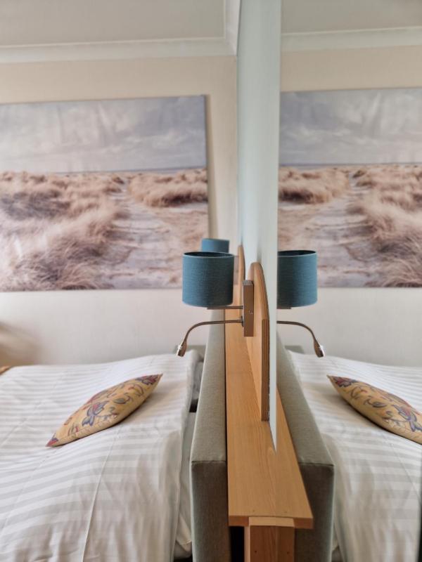Double Room image 3