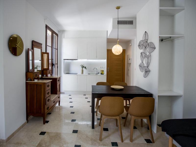 Superior Apartment image 3