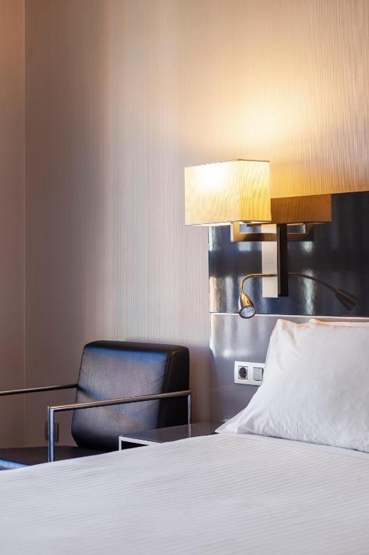 Double room, Guest room, 1 King image 4