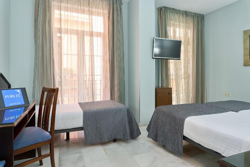 Triple Room (3 Adults) image 4