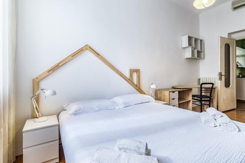 Lepontina Apartment - image 9