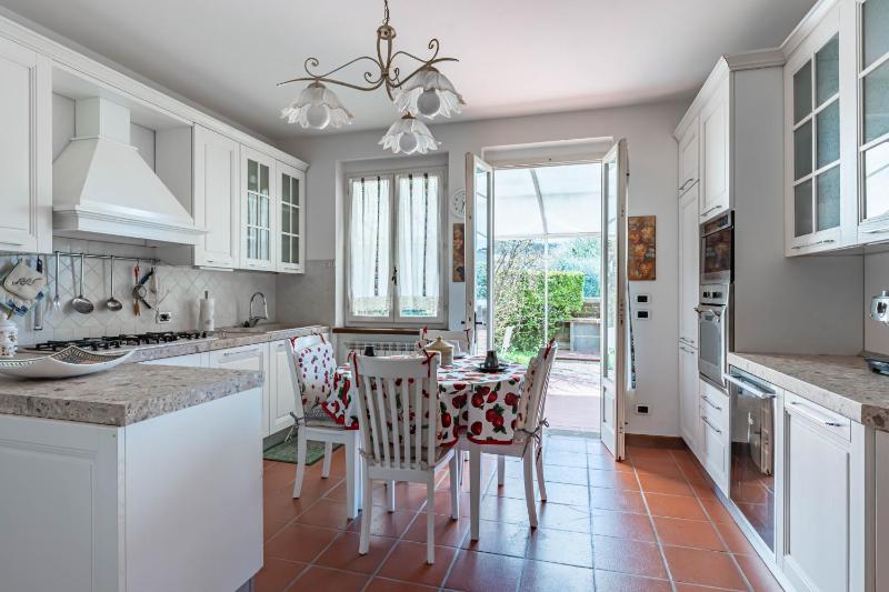 GuestHost - Ponte a Moriano Villa with Private Parking&Garden! - image 18