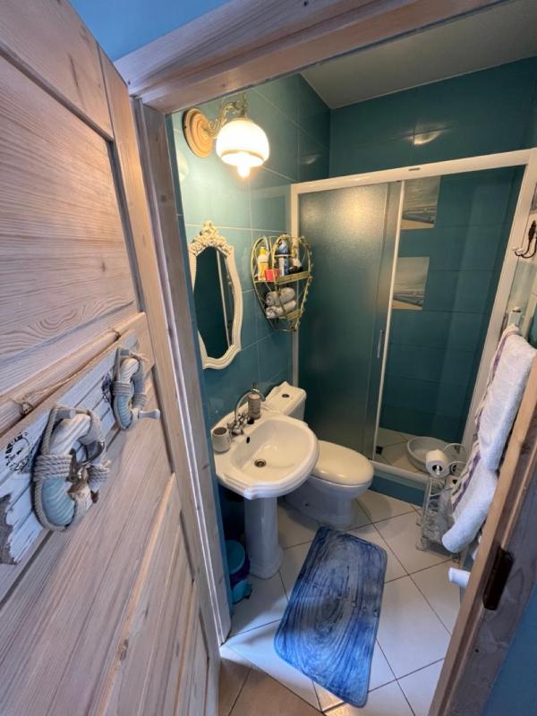 Double Room with Private Bathroom image 2