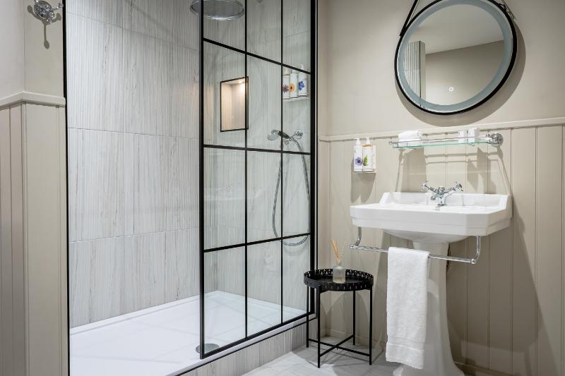 Deluxe Double Room with Sea View image 4