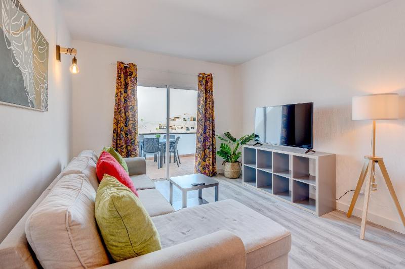 Bright and modern apt in Costa Adeje - image 22