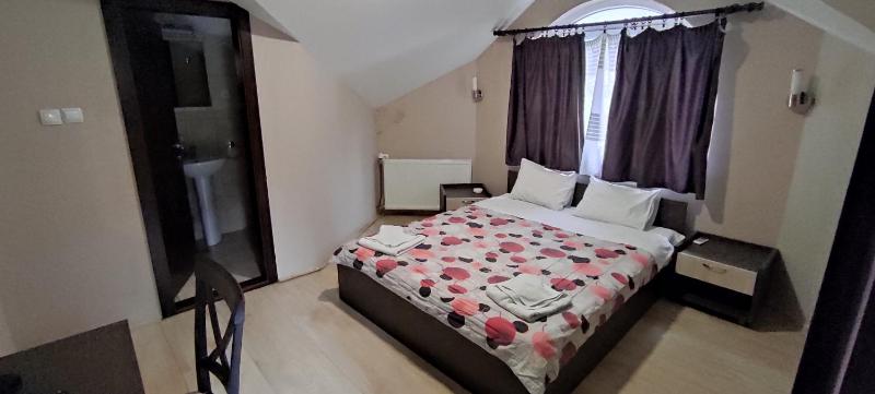 Double Room with Mountain View image 2